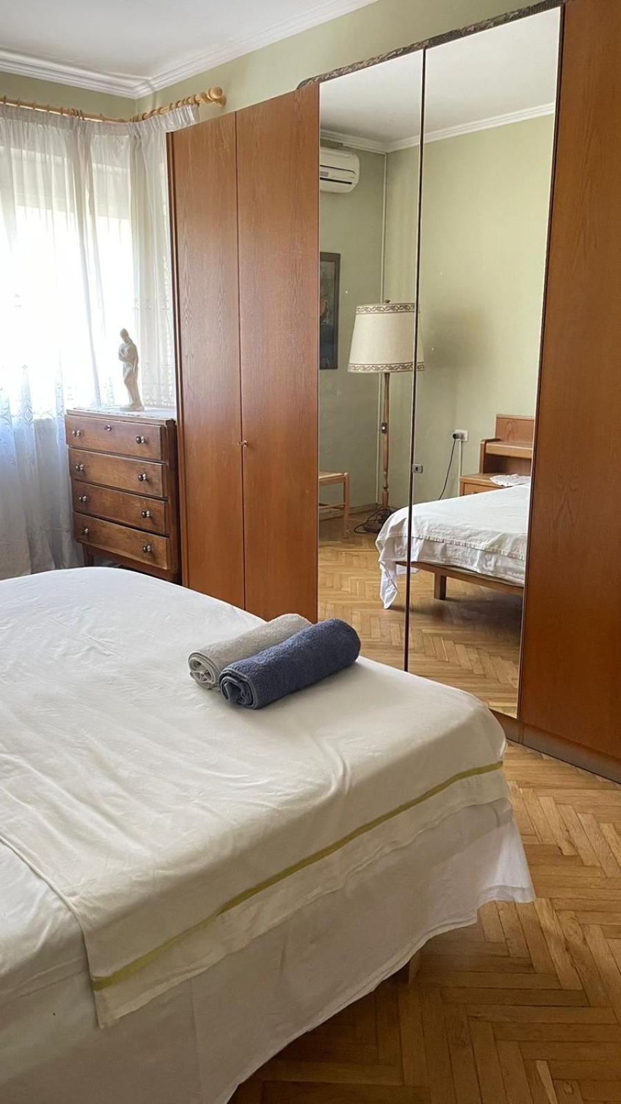 Vintage Apartment In Center Tirana Eksteriør billede