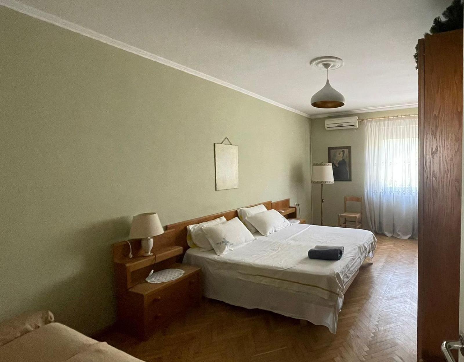 Vintage Apartment In Center Tirana Eksteriør billede